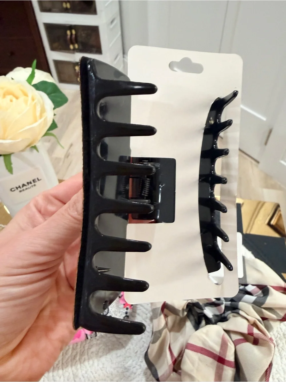 6 Pc Luxury Inspired Hair Accessories Bundle Clips Scrunchies + Cosmetic Bag
